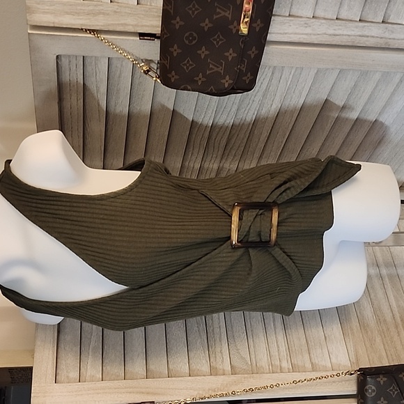 Express brand tank top - Picture 3 of 8